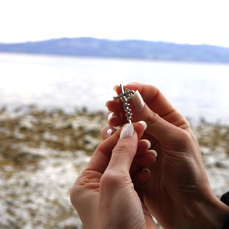 Pin "FAITH"