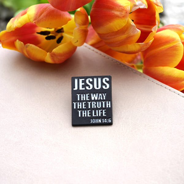 Pin "JESUS"