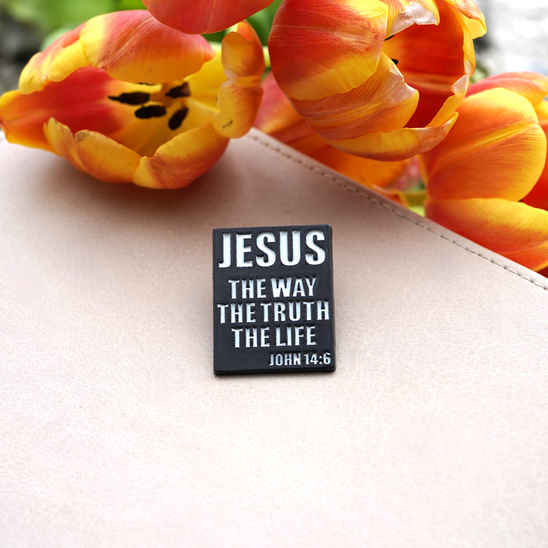 Pin "JESUS"